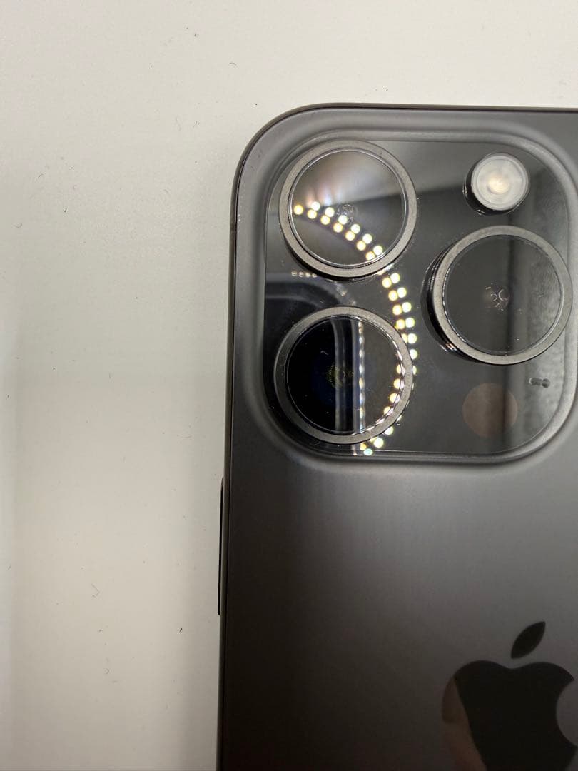 梅*様 【美品】iPhone15Pro 128GB ブラックチタニウム SIMフ