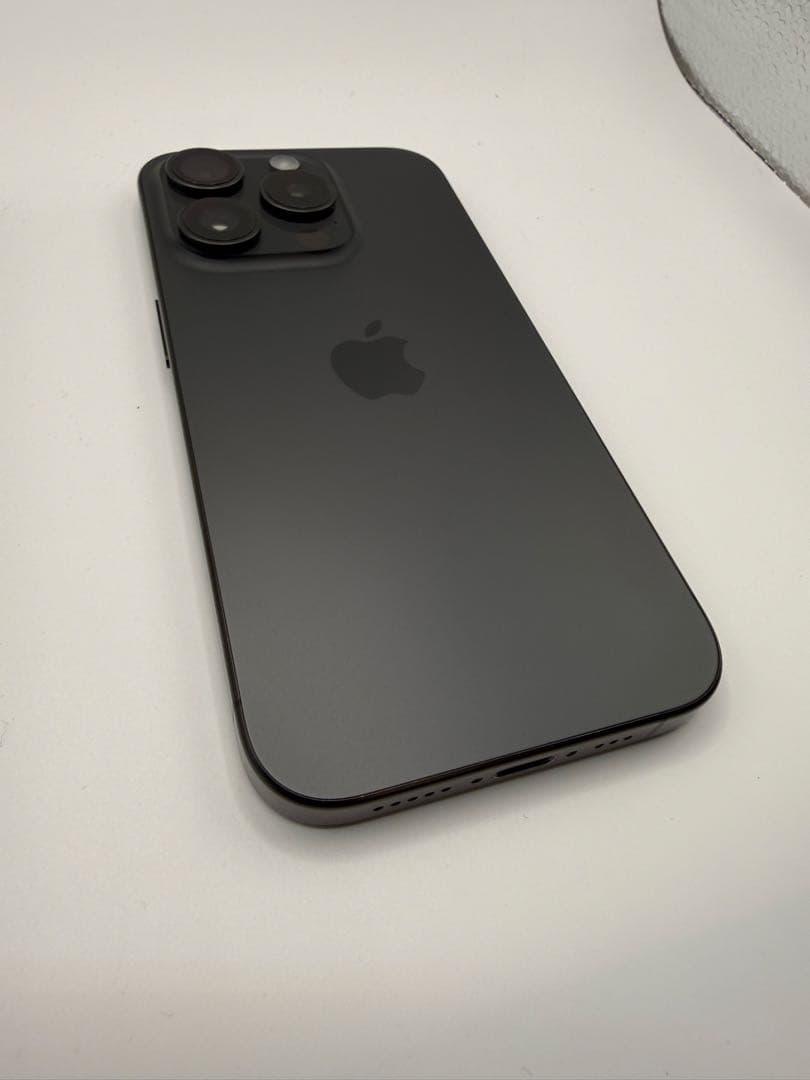 梅*様 【美品】iPhone15Pro 128GB ブラックチタニウム SIMフ