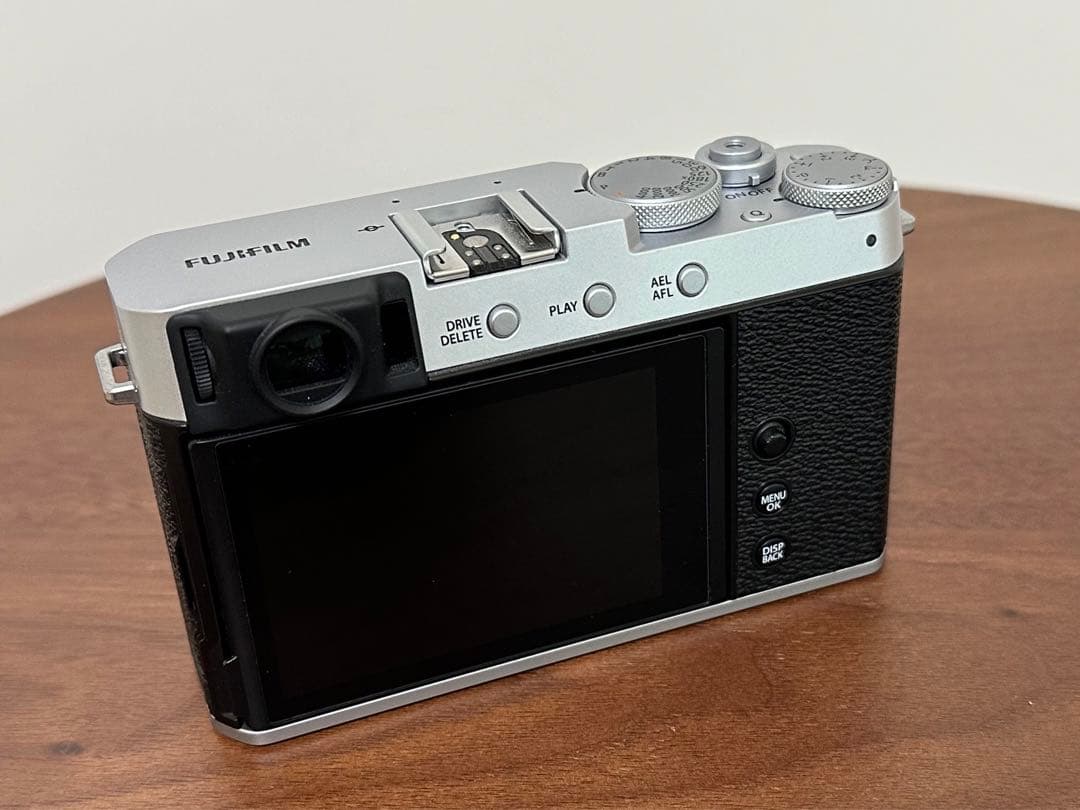 FUJIFILM X-E4(シルバー)＋レンズ(XC15-45mm)