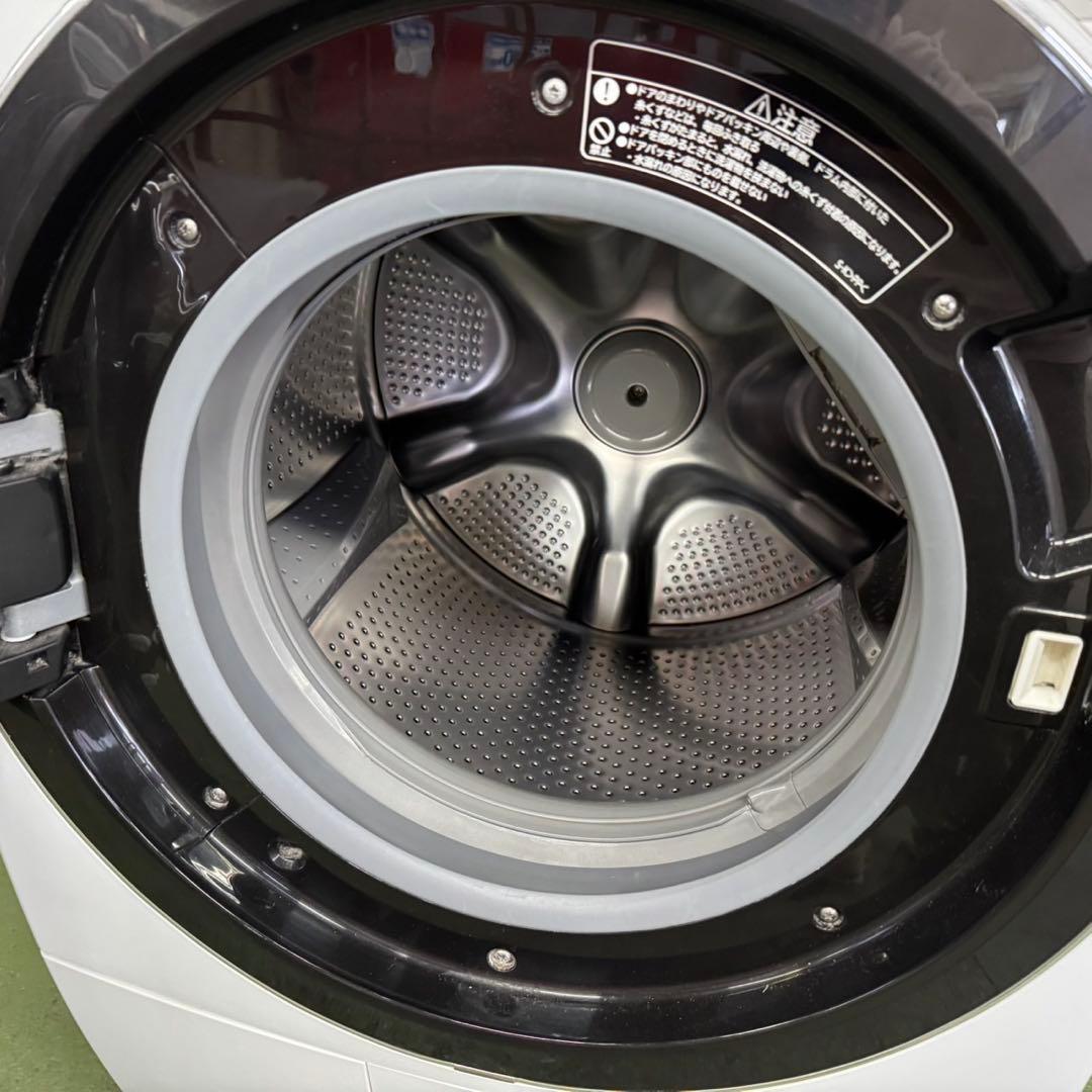 300 日立ドラム式洗濯機　大人気乾燥付きモデル　11/6キロ　左開き　小型