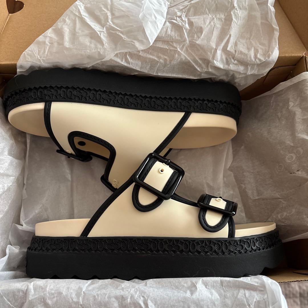 coach未使用　COACH SIGNATURE レイニーサンダル