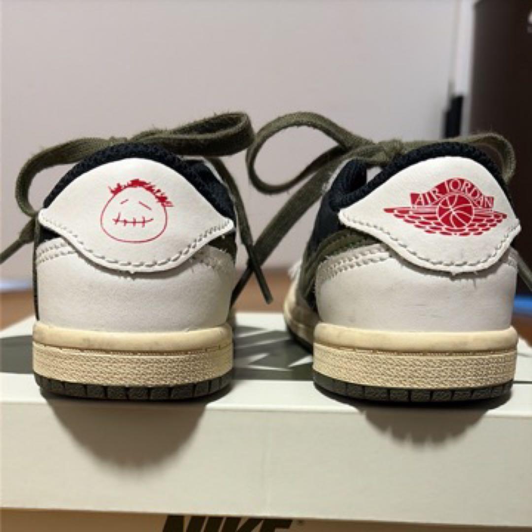 Nike travis ミディアムオリーブ　TD