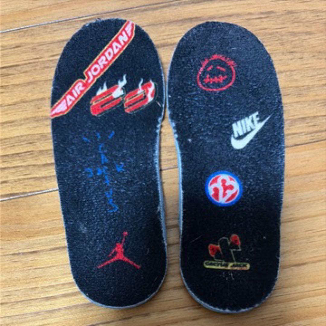 Nike travis ミディアムオリーブ　TD