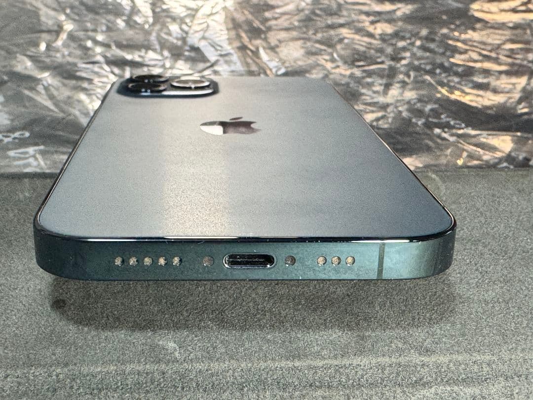 Apple iPhone 12pro 256GB ブルー（ジャンク扱い品）