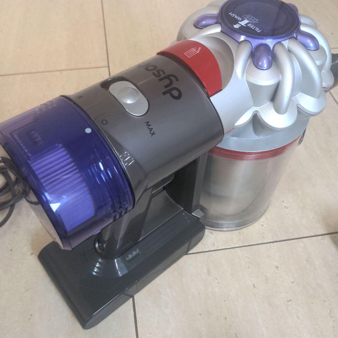 に*こ様 ダイソン掃除機SV25コードレスクリーナー　バッテリー新品