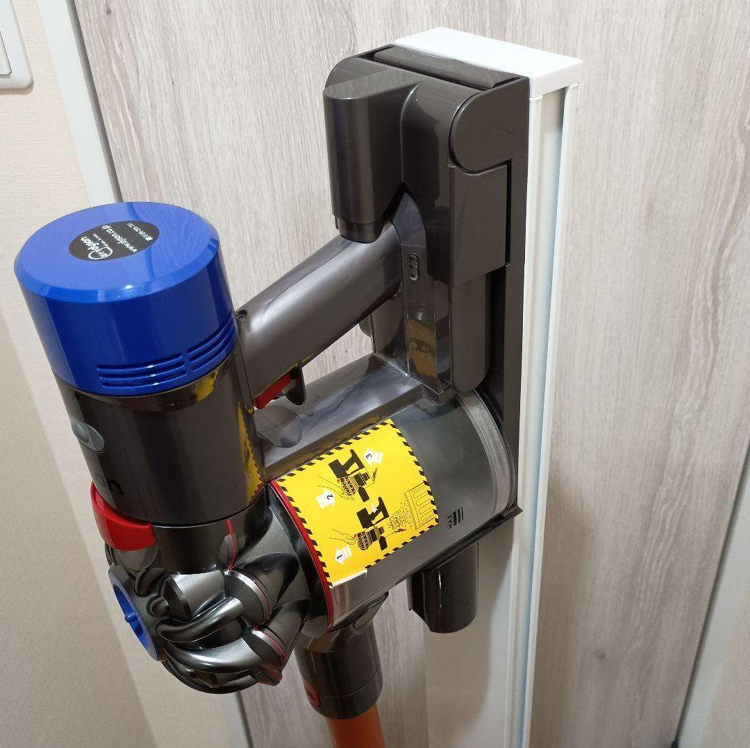 Dyson V10 コードレススティッククリーナー 本体・付属品・説明書付き