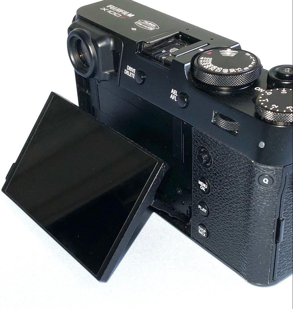 HALL（予約済み）FUJIFILM X100V コンパクトデジタルカメラ