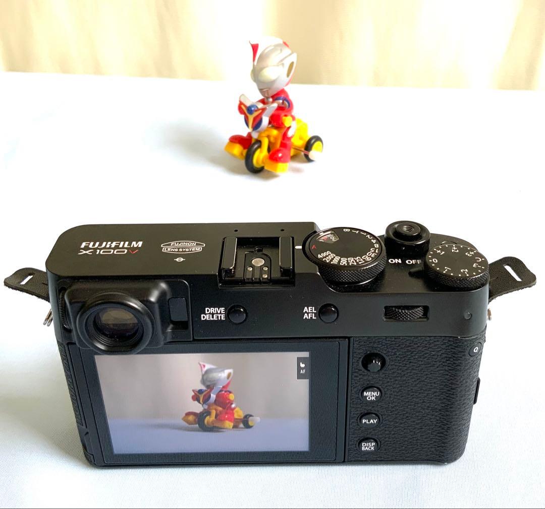 HALL（予約済み）FUJIFILM X100V コンパクトデジタルカメラ