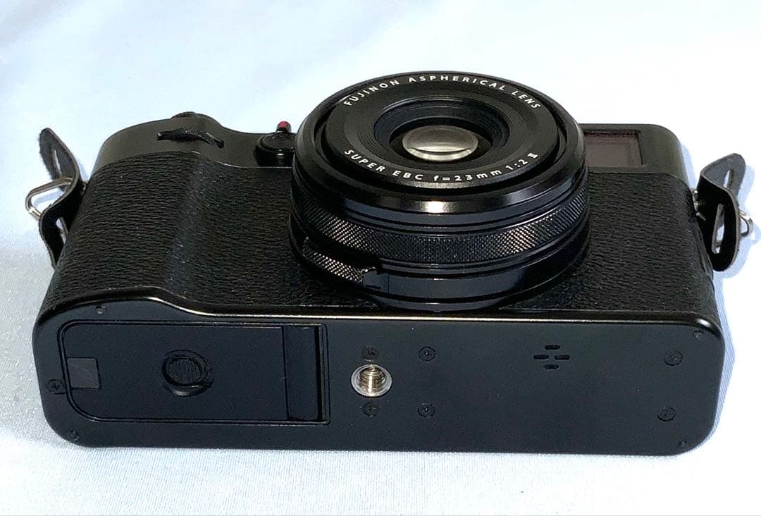 HALL（予約済み）FUJIFILM X100V コンパクトデジタルカメラ