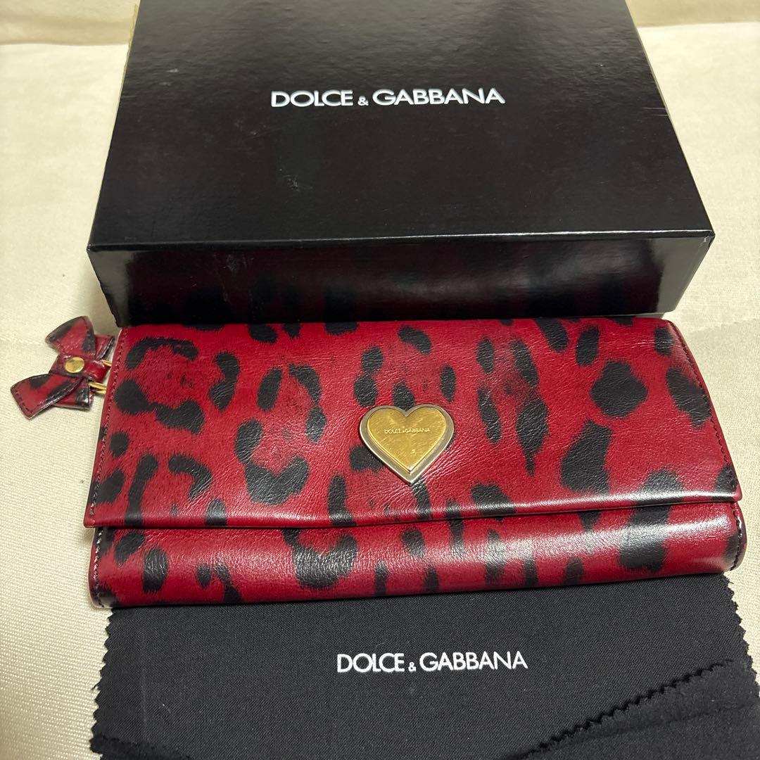 DOLCE&GABBANA レオパード リボンチャーム付きハートプレート 長財布