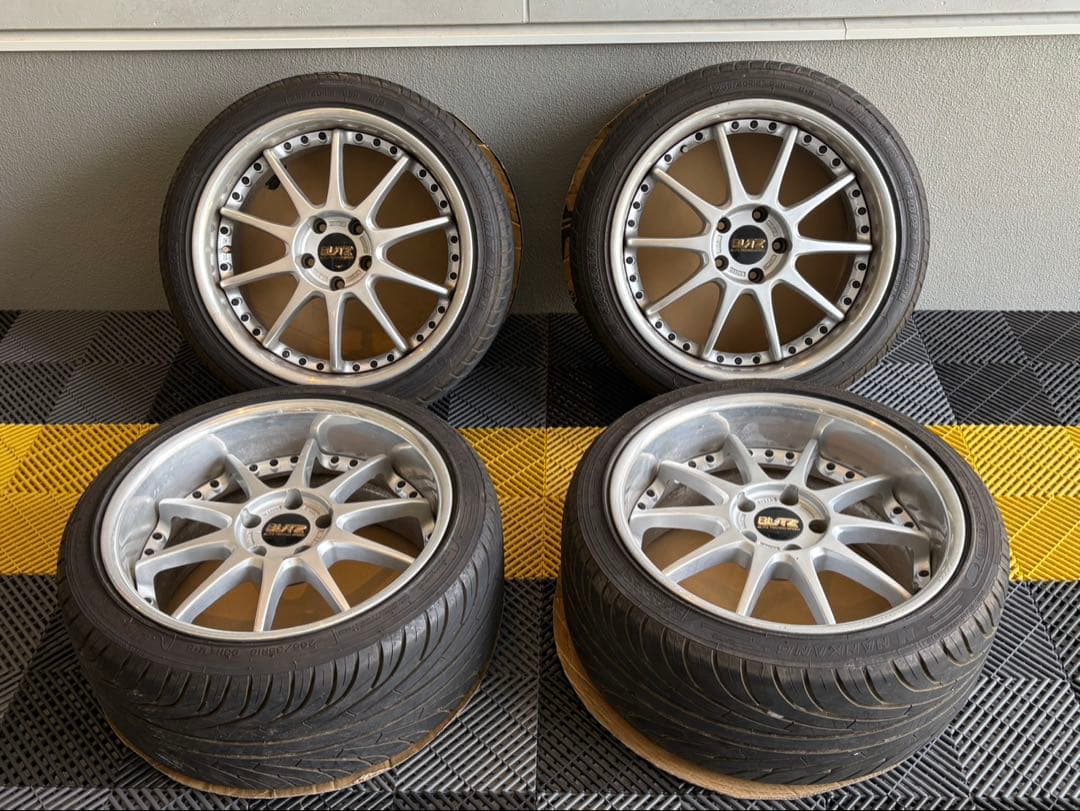 BLITZテクノスピードz1 18インチ8.5J +35 9.5J +38