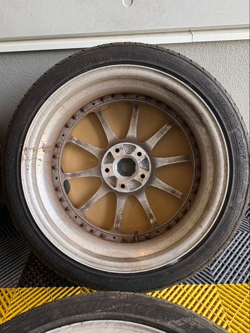 BLITZテクノスピードz1 18インチ8.5J +35 9.5J +38