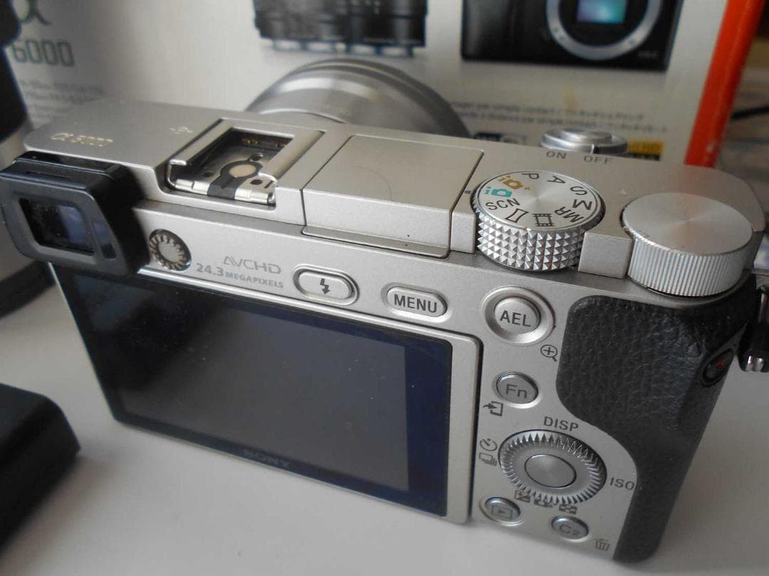 SONY α6000 ミラーレス一眼 16-50mm、55-210mm Wズーム