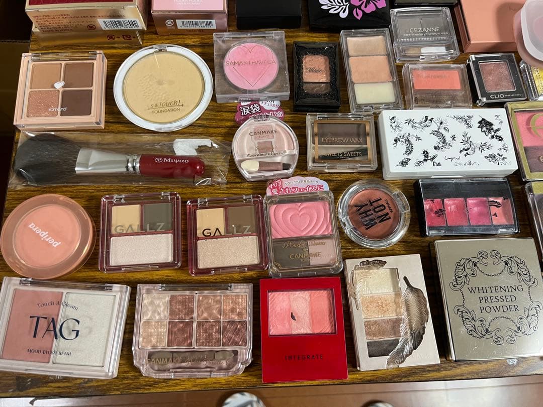 コスメ化粧品まとめ売り！ルナソルディオールエレガンス等ファンデアイシャドウ