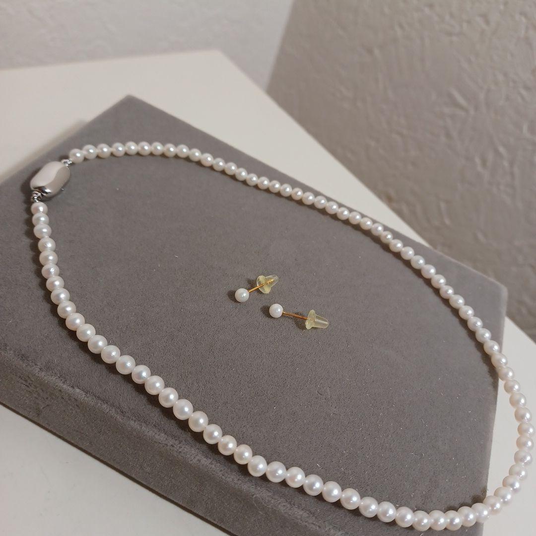 あこやベビーパール ネックレス& K18ポストピアスセット。
