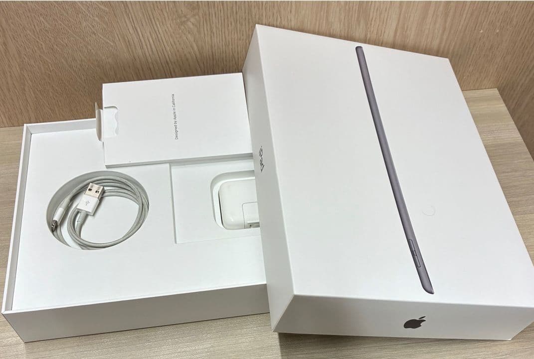 iPad 第7世代 32GB WiFi 良品 バッテリー95% 付属品多数