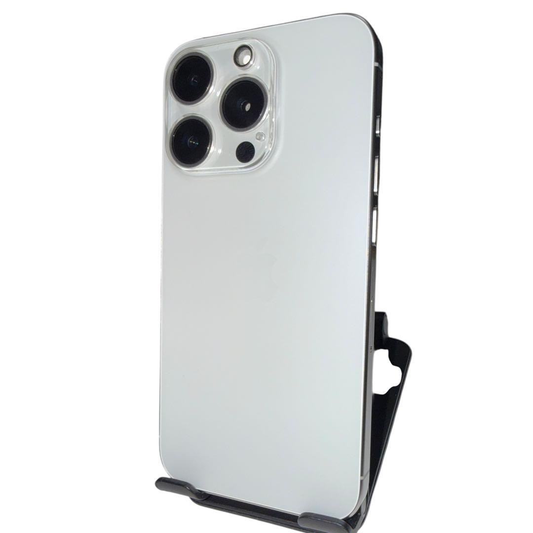 iPhone15 Pro 128GB ホワイトチタニウム 美品