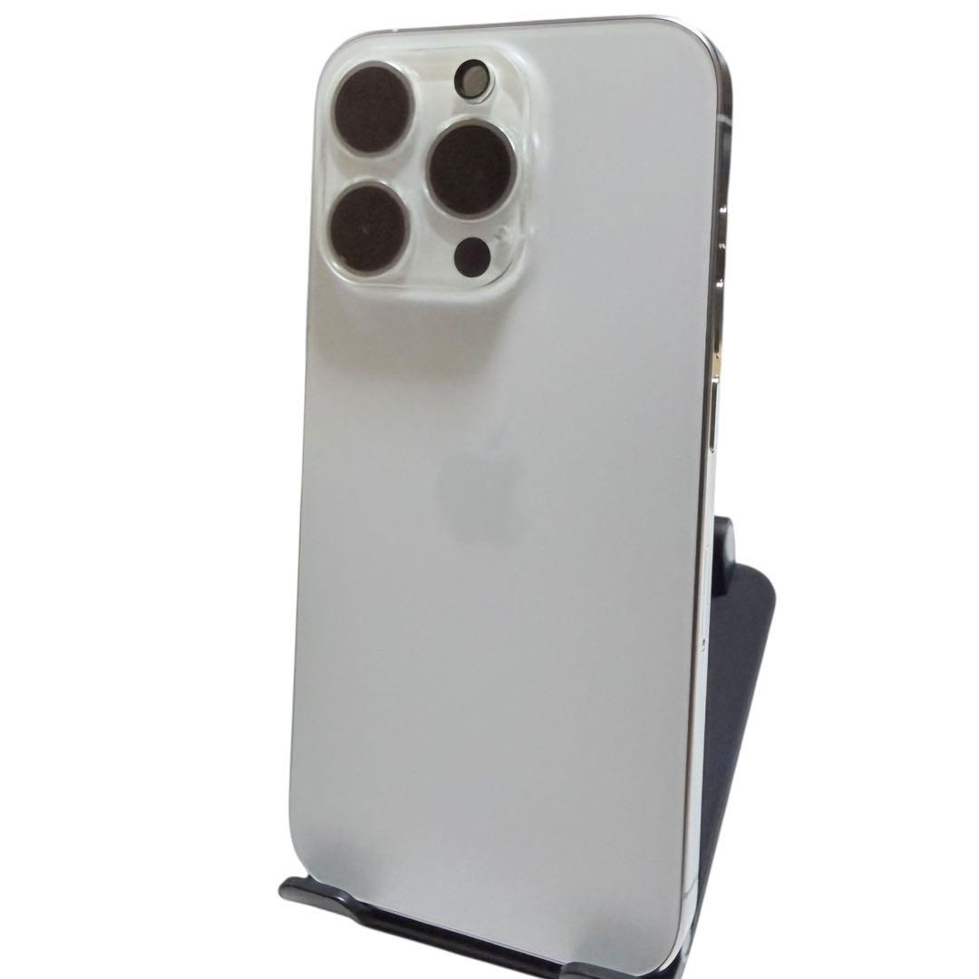 iPhone15 Pro 128GB ホワイトチタニウム 美品