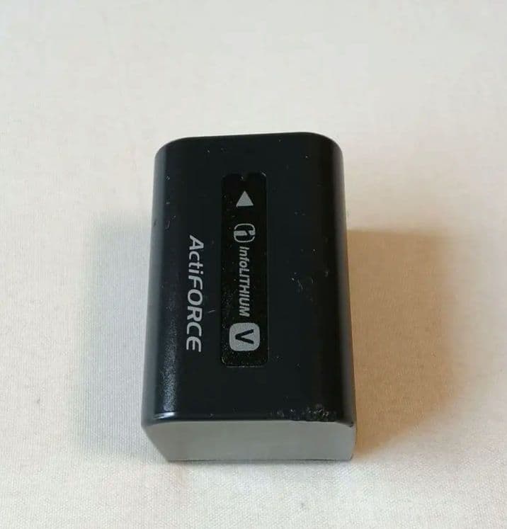 SONY レンズ交換式ビデオカメラ　NEX-VG30H　パワーズームレンズ付き