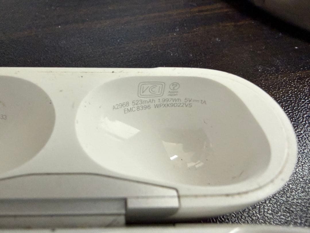 (メーカー保証有り)AirPods Pro 第二世代充電ケースとイヤフォンセット