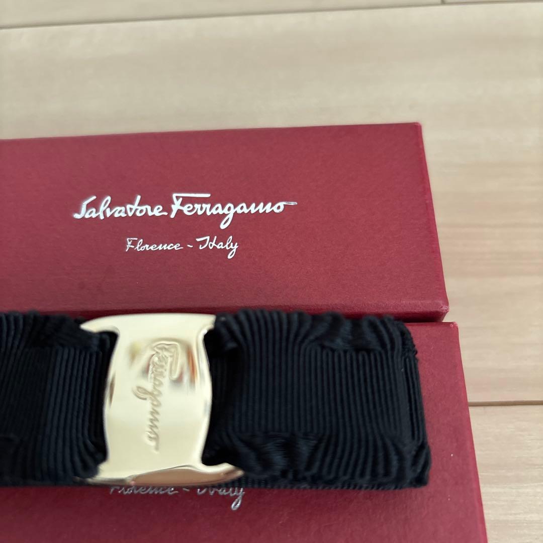 正規品♡フェラガモ ♡バレッタ　リボン　スワロフスキー　ビジュー　ヴァラ