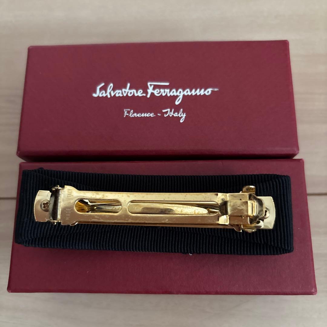正規品♡フェラガモ ♡バレッタ　リボン　スワロフスキー　ビジュー　ヴァラ