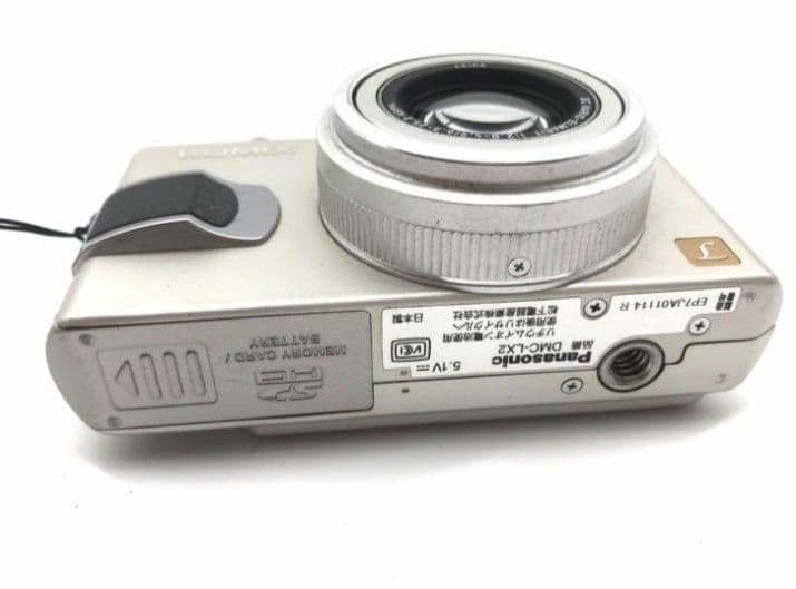 パナソニック コンパクトデジカメ LUMIX　DMC-LX2
