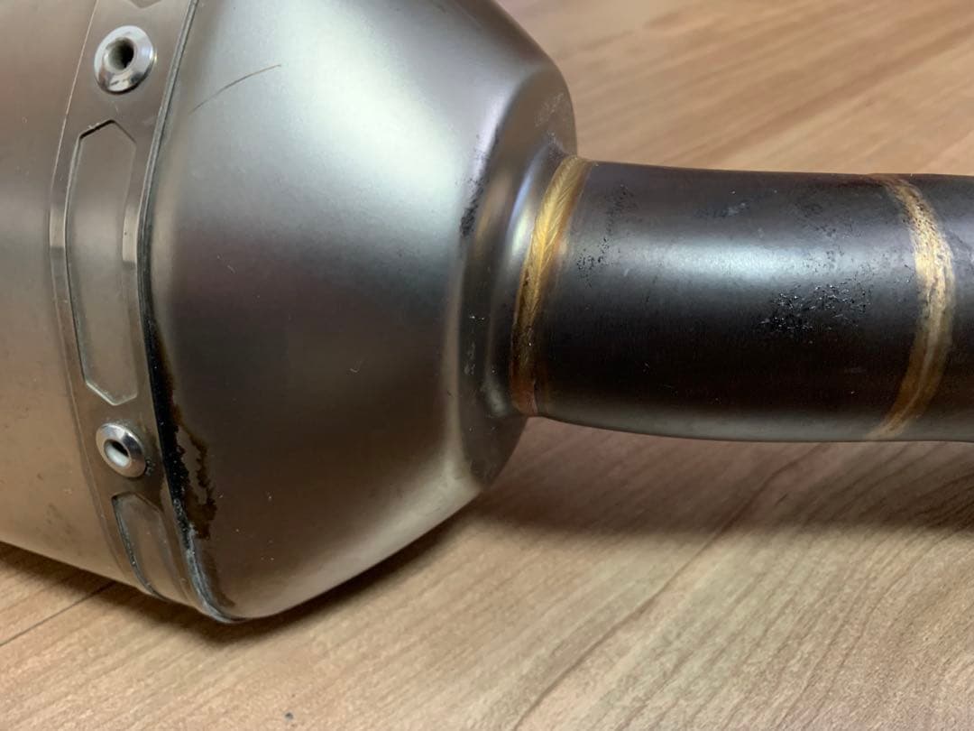 アクラポビッチ スリッポンマフラー