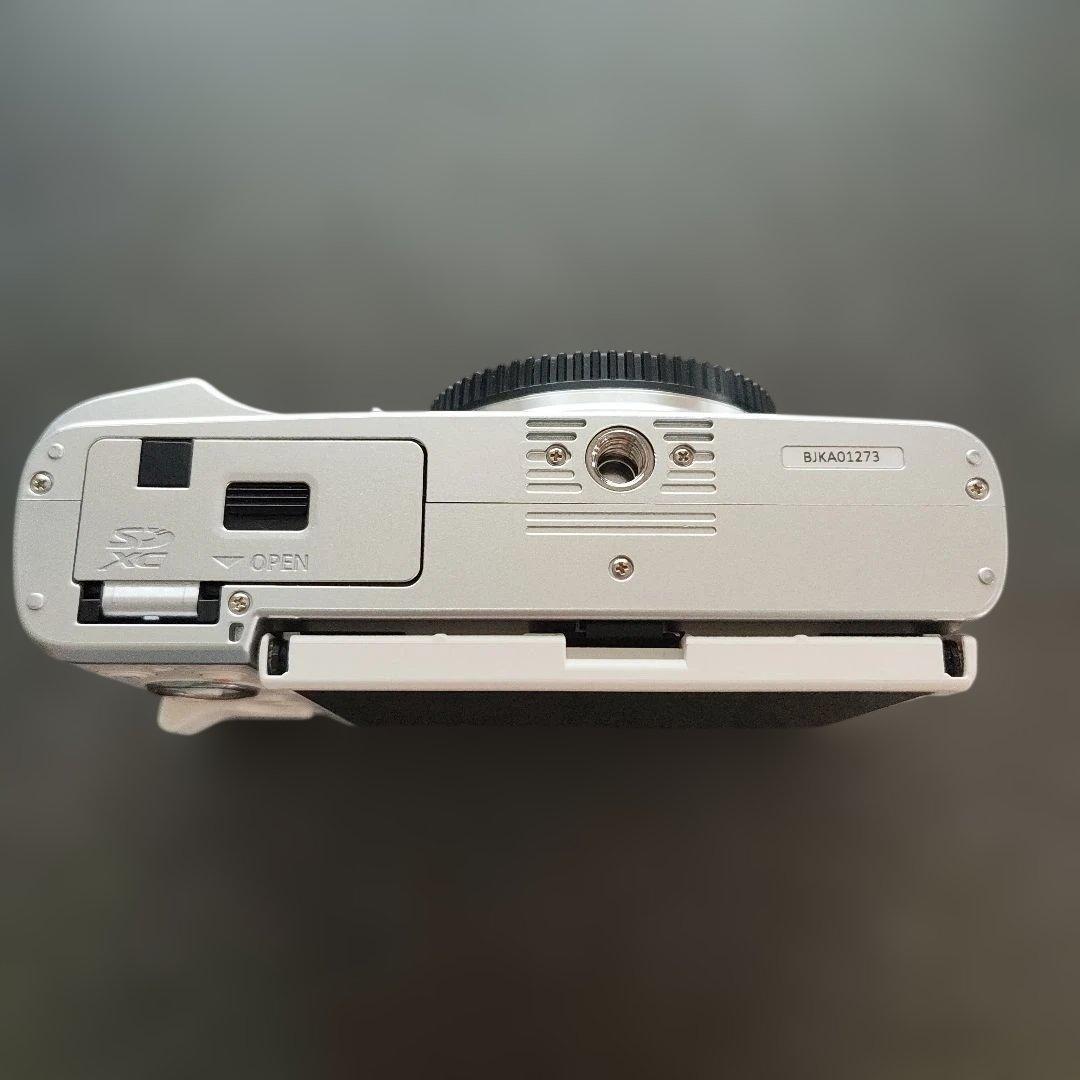 【美品】OLYMPUS PEN E-P7 ホワイト ボディ｜撮影ガイド本付き