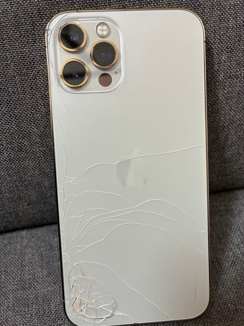 iPhone12 Pro 【背面ひび割れ】