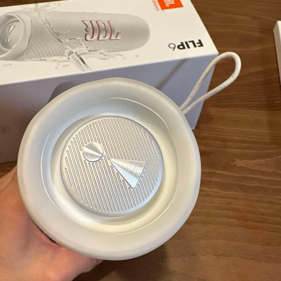 早いもの勝ちです　JBL FLIP 6 ワイヤレススピーカー ホワイト