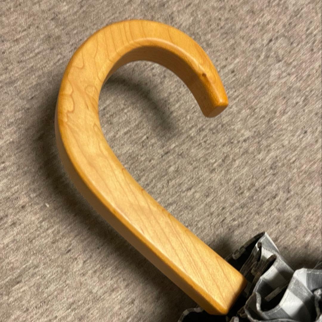 【美品】サンバリア100 ２段折 フリル ストライプ　グレー　木曲がり手元