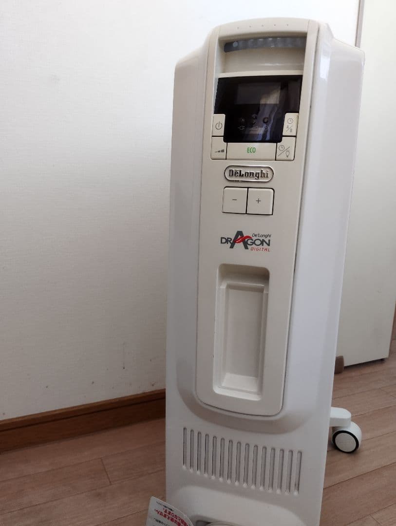 DeLonghi ドラゴンデジタル オイルヒーター 1500w　リモコンあり