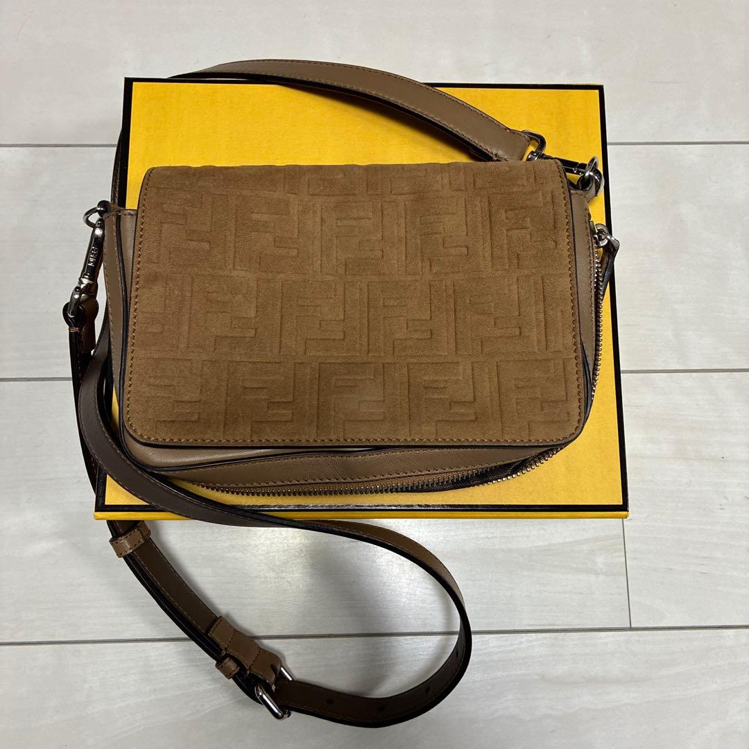 Fendi ブラウン スエード ショルダーバッグ