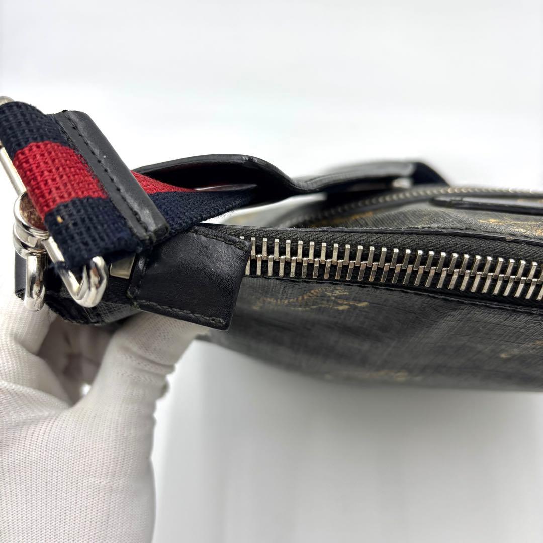 希少 GUCCI グッチ ショルダーバッグ タイガー ggスプリーム 総柄
