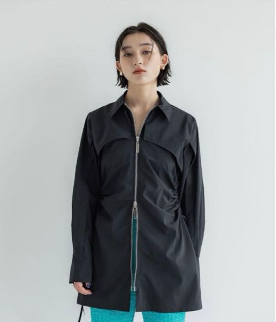 美品　ユナイテッドトウキョウ　サイドギャザージップシャツ