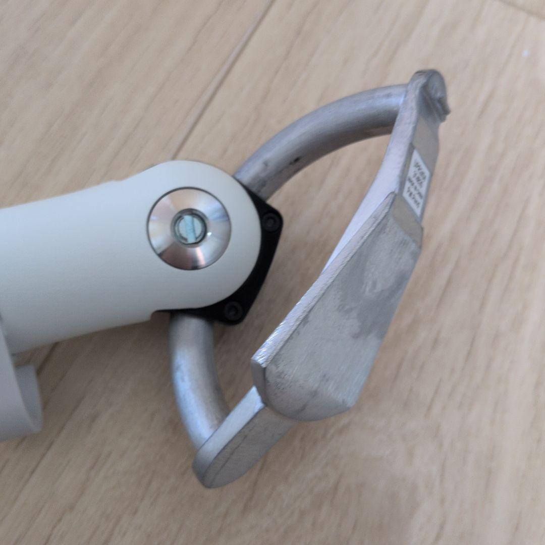 CBS FLO ハーマンミラー モニターアーム ホワイト