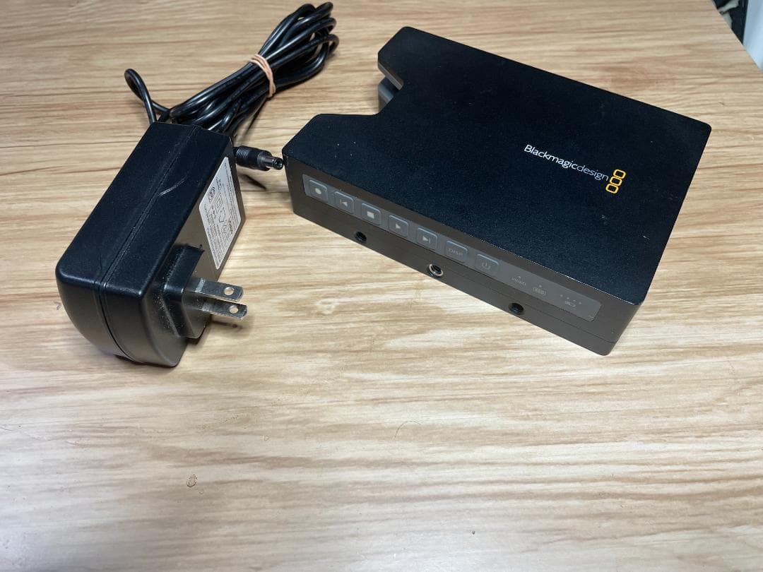 Blackmagic hyperdeck shuttle 2 SSDレコーダー