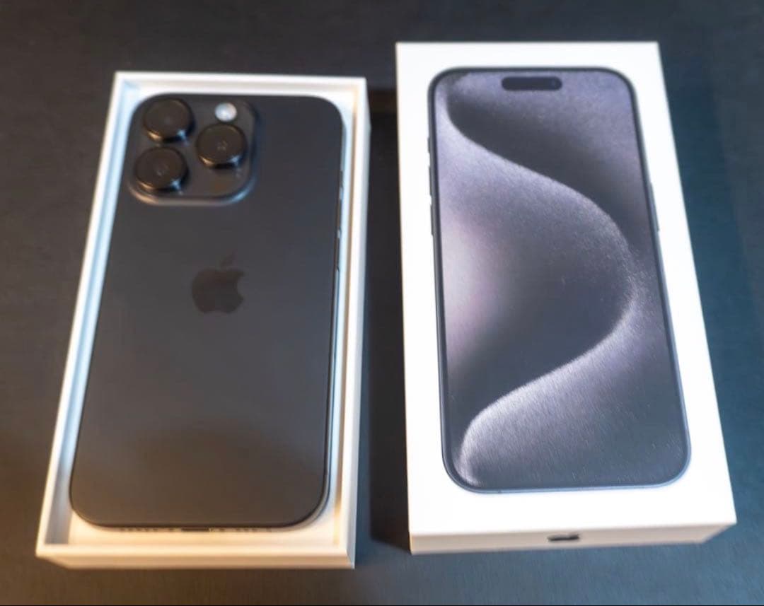 【美品】iPhone 15Pro 256GB SiMフリー　ブラックチタニウム