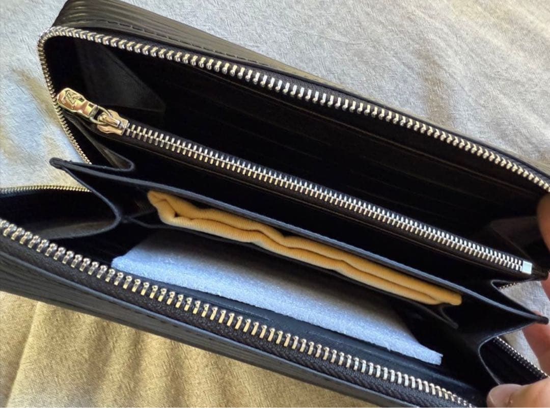 財布　ブラック