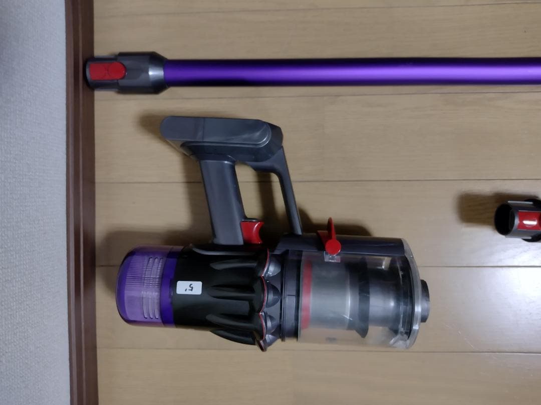 ダイソン★digital slim★SV18★バッテリー新品と同等★スタンド付①