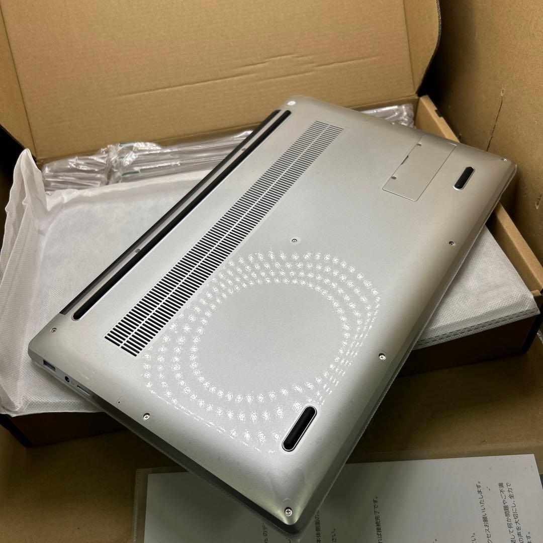 ノートパソコン　15.6インチ 16GB SSD 1TB シルバー