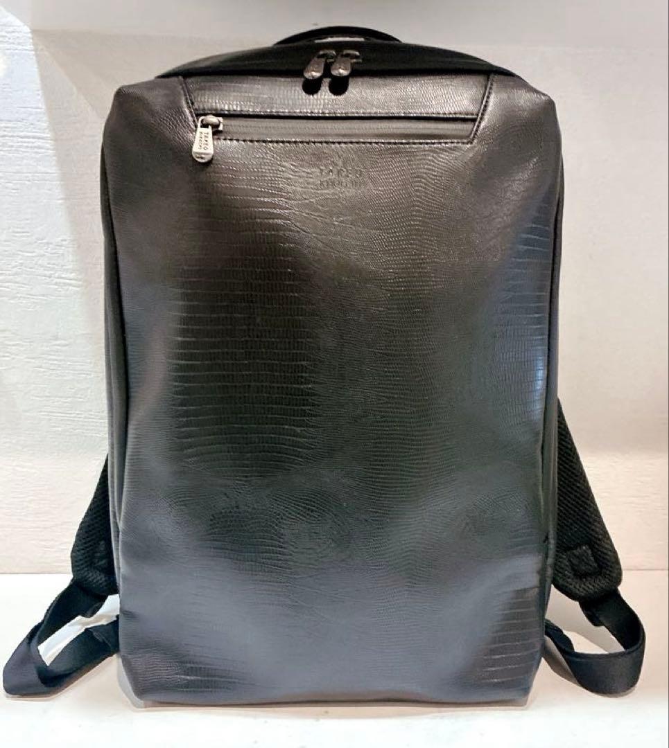 【極美品】TAKEO KIKUCHI 撥水　ライトウェイト バックパック　黒