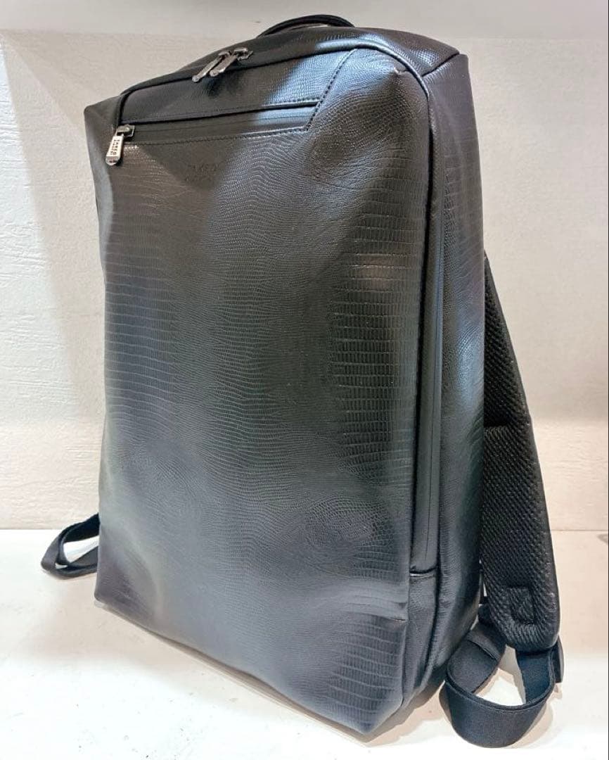 【極美品】TAKEO KIKUCHI 撥水　ライトウェイト バックパック　黒