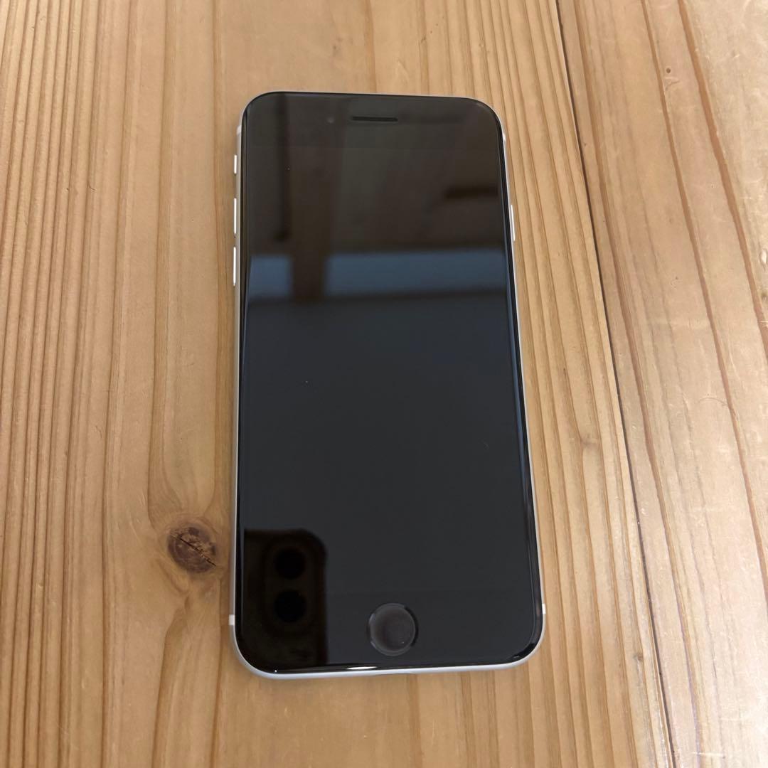 Apple iPhone SE 第二世代　ブラック 本体