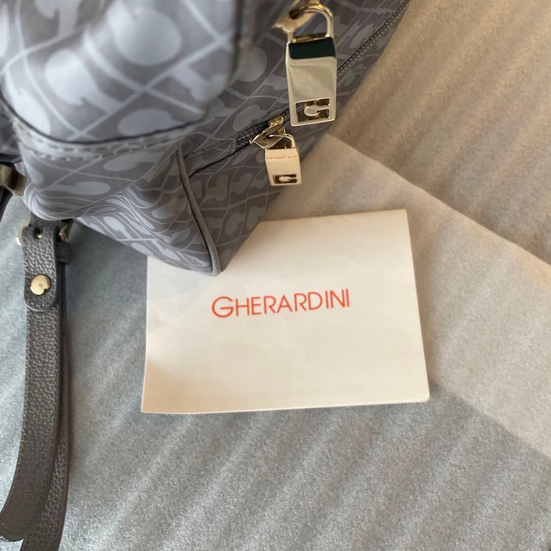 ショルダー兼ハンドバッグ