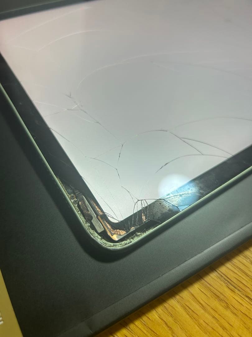 iPad Air4 本体 画面ひび割れあり　4世代