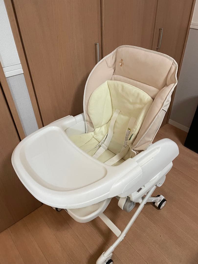 コンビ　ルシエスAT 電動ハイローチェア