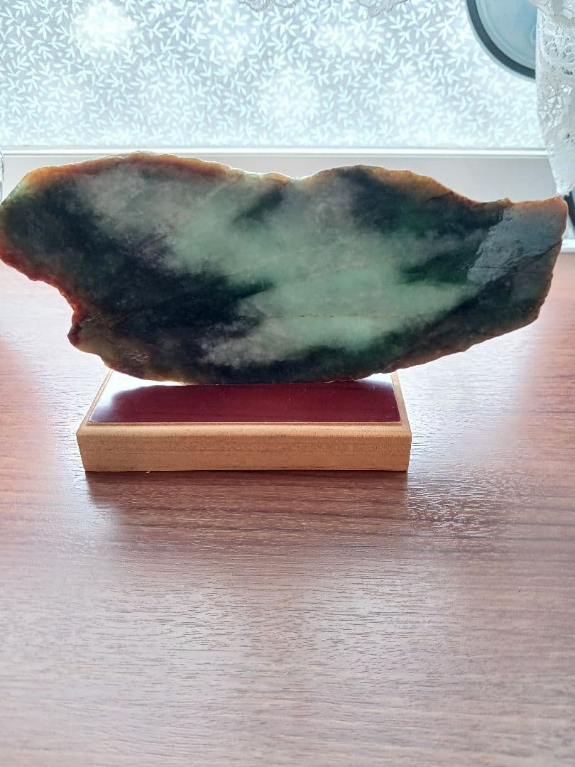 ミャンマー産　A貨翡翠スライス　オブジェ置き物　約418g