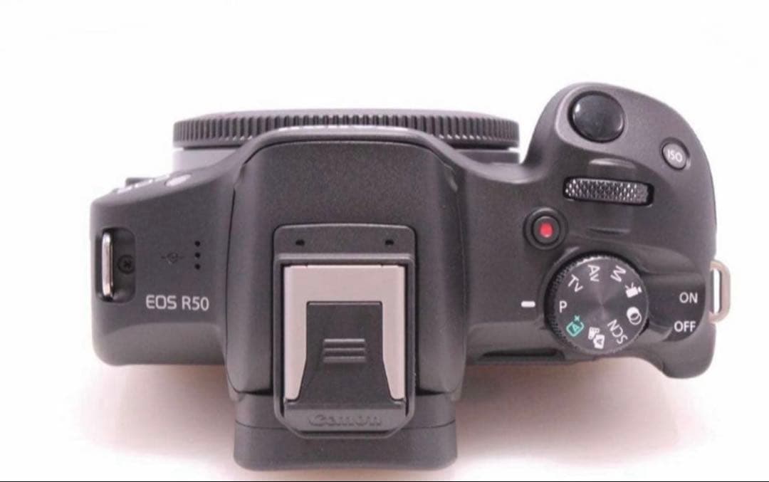 【新品】Canon eos R50 ミラーレス一眼 ボディ